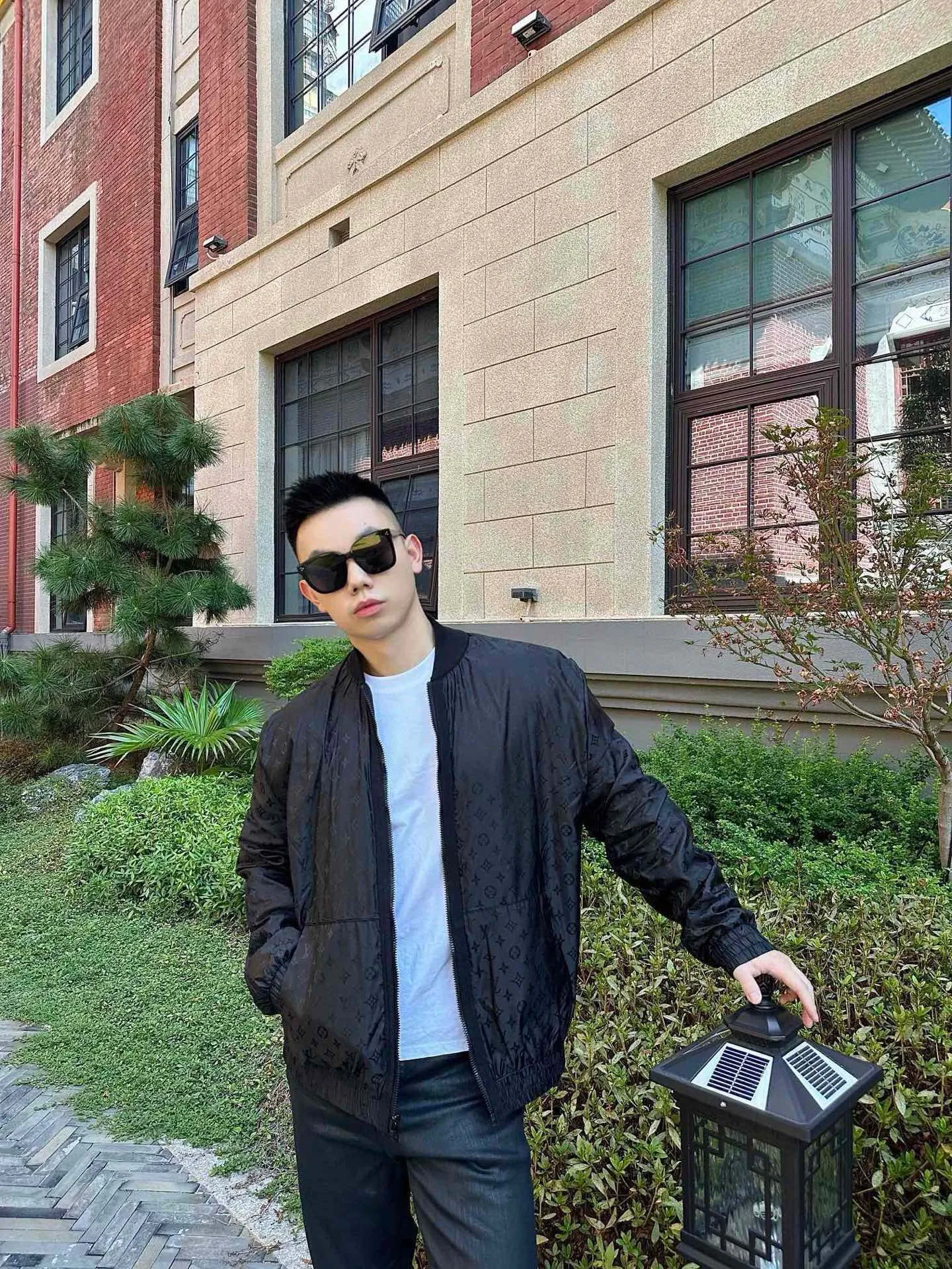 Louis Vuitton/Louis Vuitton 25Fw dark pattern old flower stitching double-sided sweater jacket
